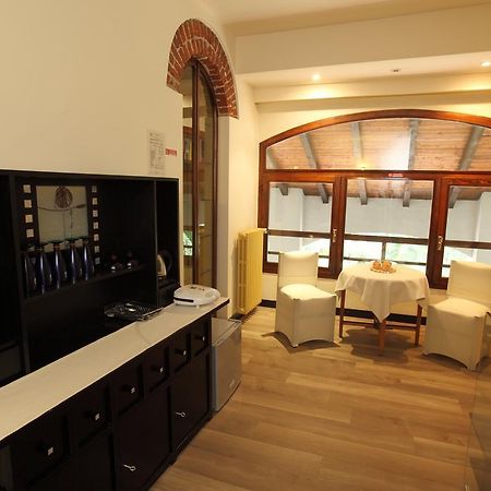 Il Castello B&B Varallo Pombia Luaran gambar