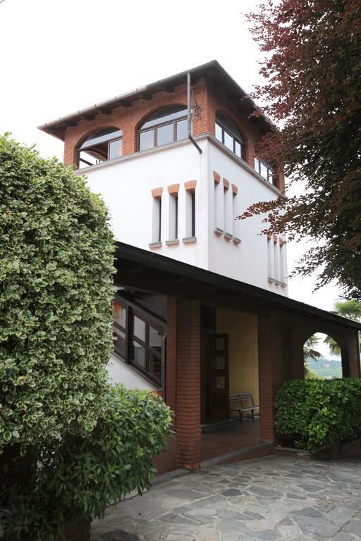 Il Castello B&B Varallo Pombia Luaran gambar