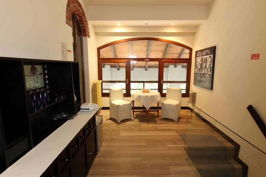 Il Castello B&B Varallo Pombia Luaran gambar