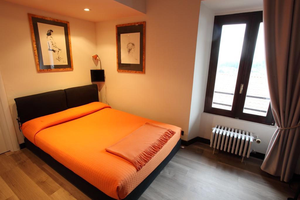 Il Castello B&B Varallo Pombia Luaran gambar